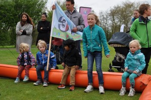 DSC_0054  Het was koud en soms nat maar de kinderen hadden heel veel lol bij de Fun Factory