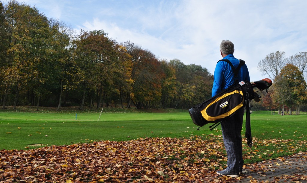 DSC_0890  Huib contemplating Autumn golf